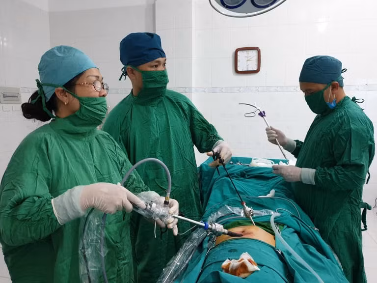 Y tế cơ sở Lạng Sơn: Y tế huyện ''khởi sắc'' nhờ bác sỹ trẻ ảnh 1