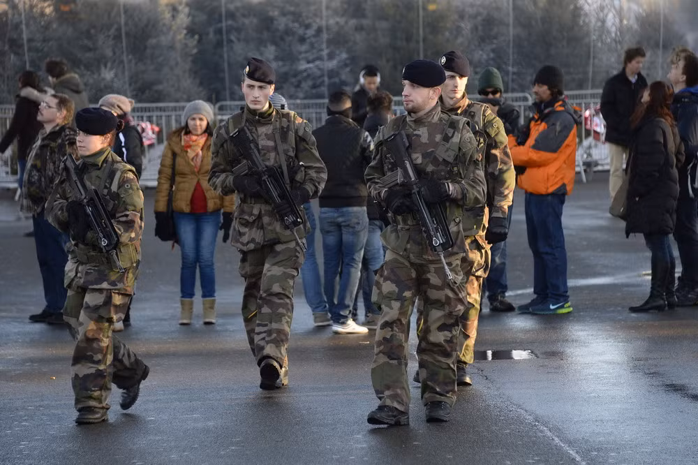 Vụ tấn công báo Charlie Hebdo báo hiệu hình thức khủng bố mới ảnh 1
