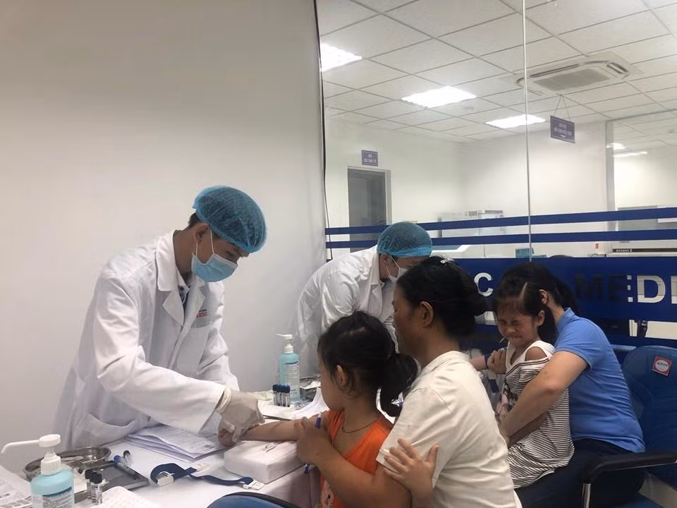 Sàng lọc bệnh tan máu bẩm sinh miễn phí cho 2.000 người dân ở Hòa Bình ảnh 5