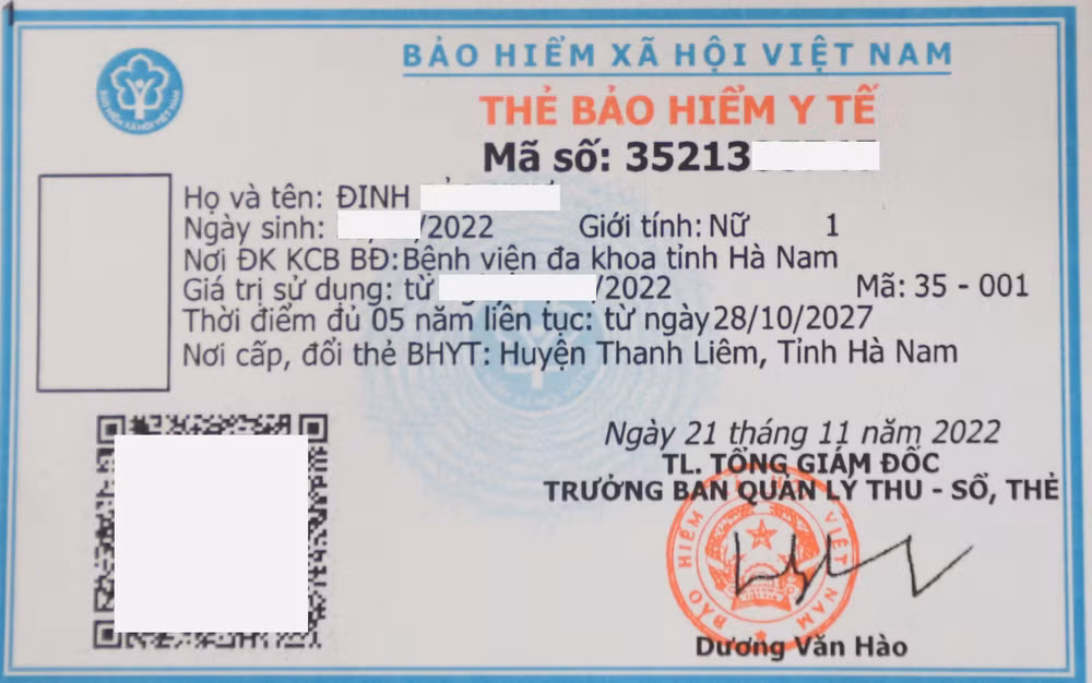 Trẻ đầu tiên được cấp giấy khai sinh và thẻ bảo hiểm y tế cùng lúc ảnh 2