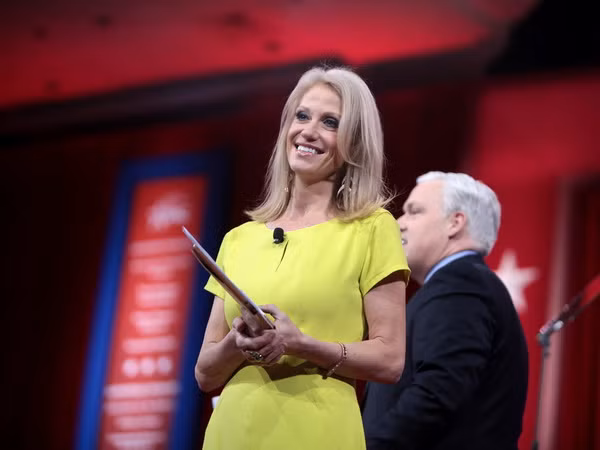 Ông Donald Trump chọn bà Kellyanne Conway làm cố vấn tổng thống ảnh 1