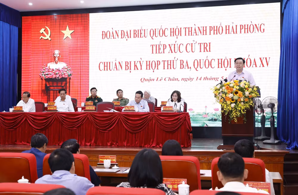 Chủ tịch Quốc hội Vương Đình Huệ tiếp xúc cử tri thành phố Hải Phòng ảnh 1