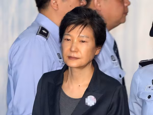Cựu Tổng thống Park Geun-hye bị yêu cầu mức án 12 năm tù ảnh 1