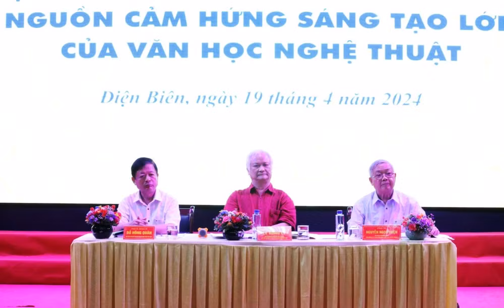 ttxvn_dien_bien_phu_-_thien_anh_hung_ca_nguon_cam_hung_sang_tao_lon_cua_van_hoc_nghe_thuat_2.jpg