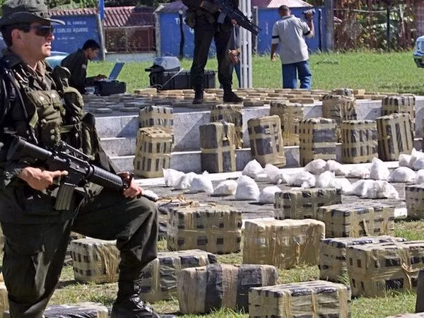 Colombia thu giữ 3 tàu bán ngầm chuyên vận chuyển ma túy ảnh 1
