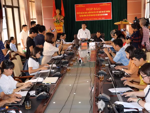 Thủ tướng chỉ đạo điều tra, xử lý nghiêm vụ điểm thi ở Hà Giang ảnh 1
