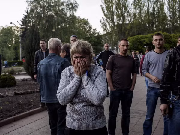 Ukraine: Đụng độ nổ ra tại điểm nóng Slavyansk ảnh 1