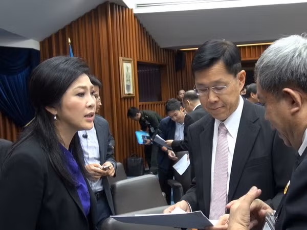 Ủy ban bầu cử sẽ gặp riêng bà Yingluck vào 16/1 ảnh 1