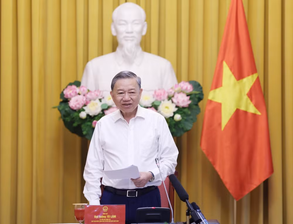 ttxvn_chu_tich_nuoc_to_lam_lam_viec_ve_cong_tac_thi_dua_khen_thuong_3107-2.jpg