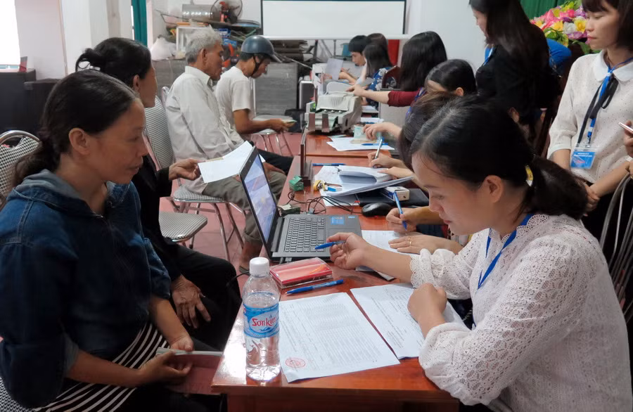 Hà Tĩnh chi trả tiền cho người dân sau sự cố môi trường biển ảnh 1