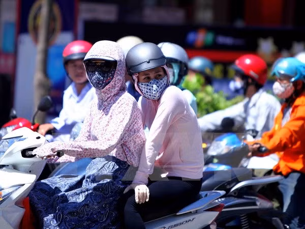 Nắng nóng gia tăng ở Tây Bắc, các tỉnh Trung Bộ trong 3-5 ngày tới ảnh 1