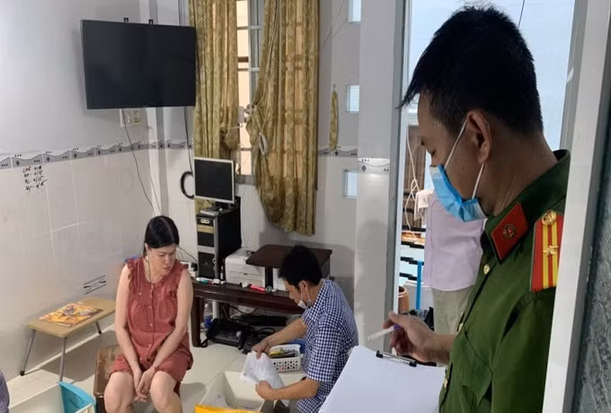 Vụ đánh bạc 2.000 tỷ đồng: 17 bị can bị khởi tố, 25 đối tượng đầu thú ảnh 1