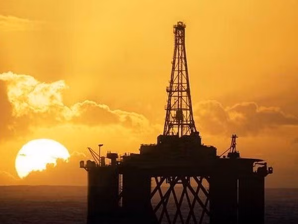 Giới chuyên gia: Giá dầu khó tăng như kỳ vọng sau thỏa thuận OPEC ảnh 1