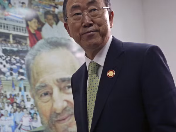 Ông Ban Ki-moon thăm lãnh tụ Cuba Fidel Castro ảnh 1