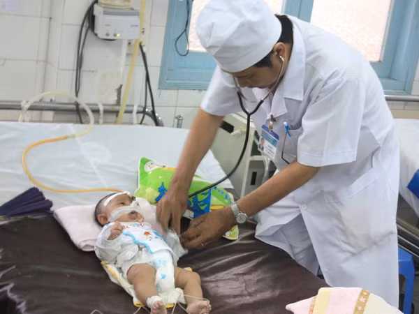 Nâng cao chất lượng chẩn đoán, điệu trị bệnh tay chân miệng ảnh 1