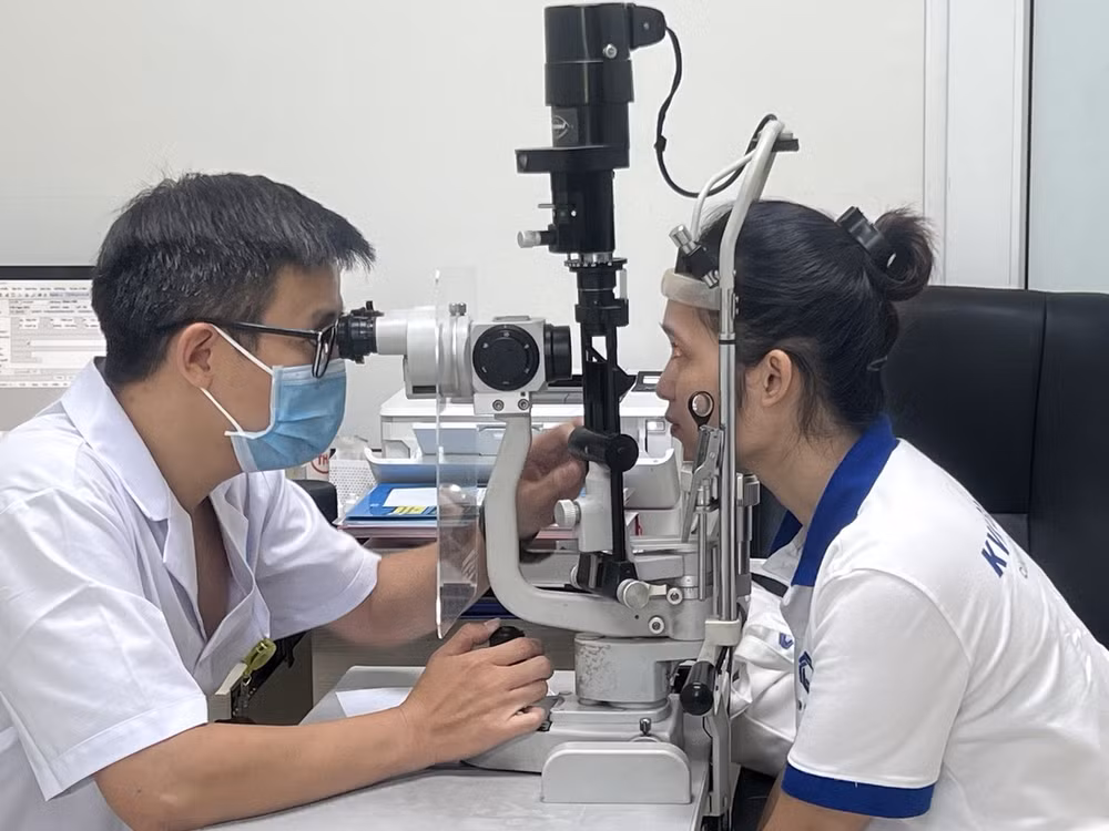 Dịch đau mắt đỏ gia tăng: Cách chăm sóc mắt, dùng thuốc đúng cách ảnh 1