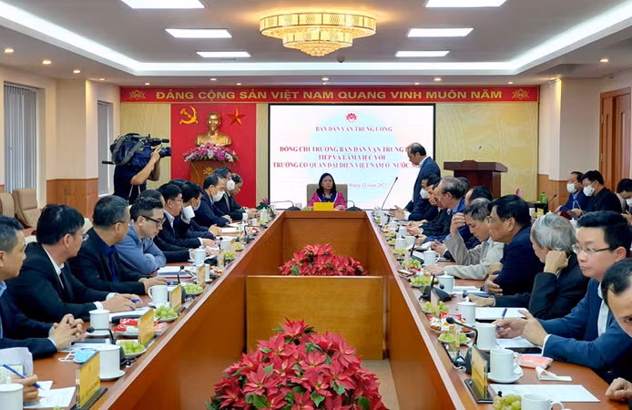 Nâng hiệu quả công tác về người Việt ở nước ngoài trong tình hình mới ảnh 1