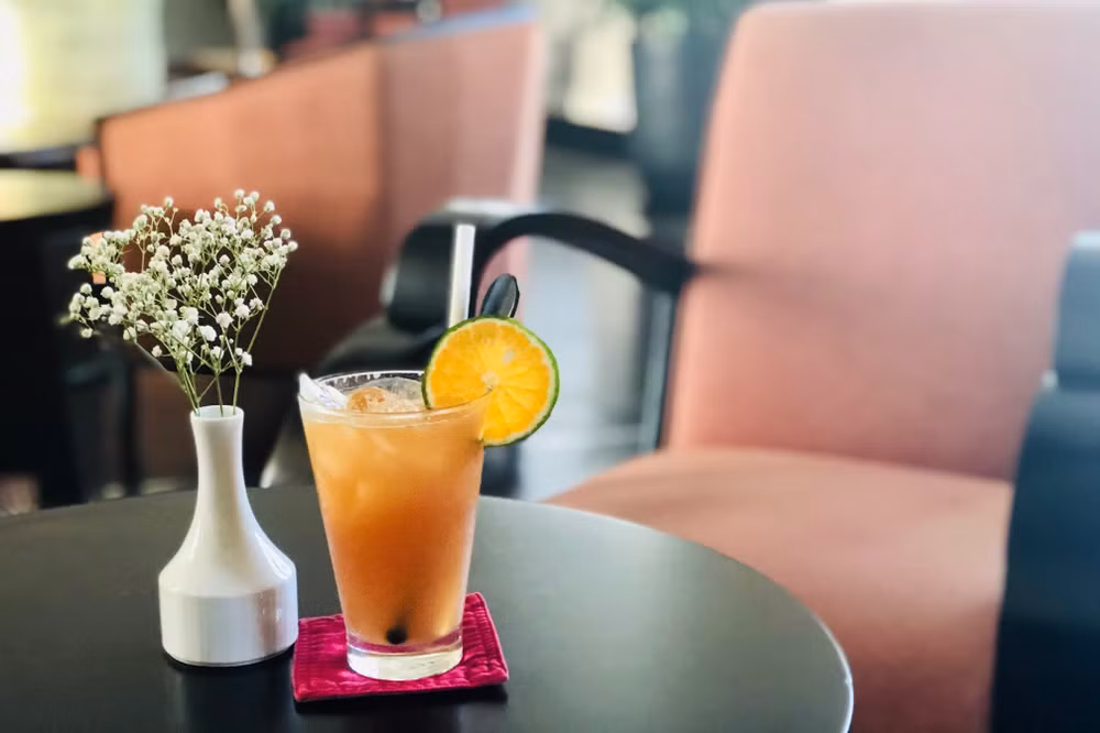 Pha chế cocktail đặc biệt theo công thức từ các chuyên gia 5 sao ảnh 2