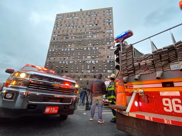 Mỹ: Nổ lớn tại khu căn hộ ở quận Bronx, ít nhất 1 người chết ảnh 1