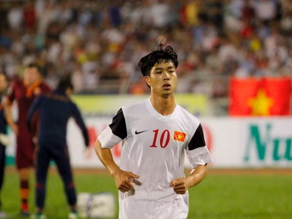 HLV U19 Tottenham lo lắng khi đối đầu U19 Việt Nam ảnh 1