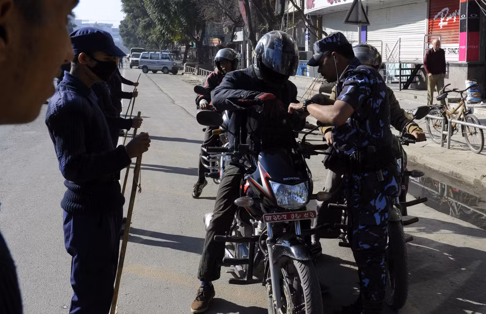 Nepal: Bom nổ gần địa điểm bầu cử Hội đồng Lập hiến ảnh 1