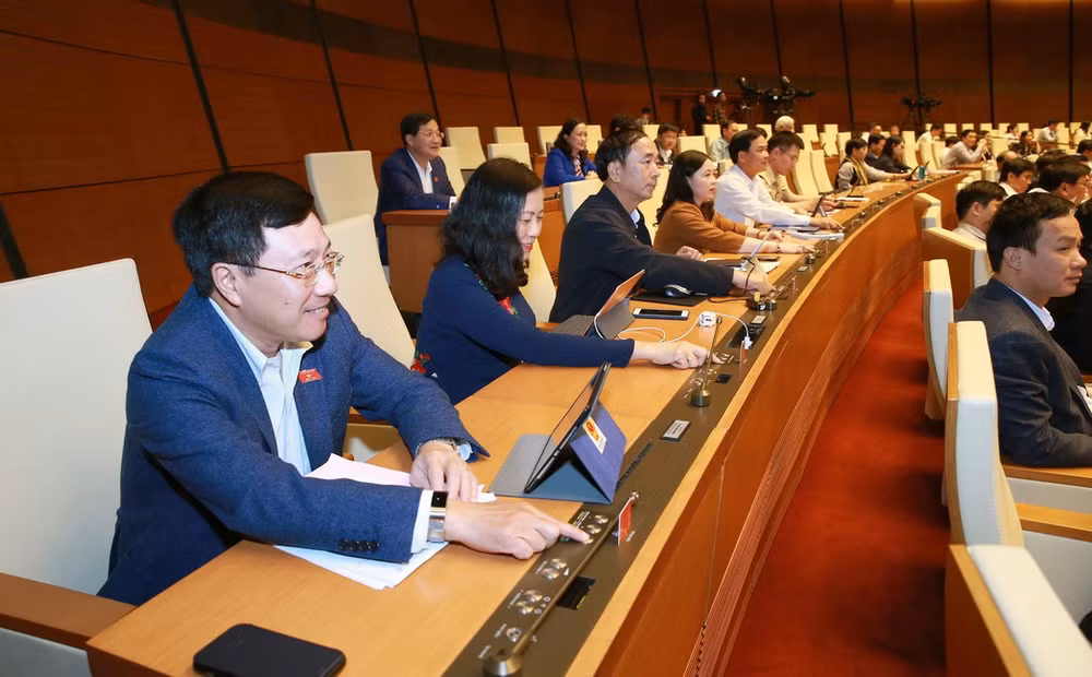 Quốc hội chính thức thông qua Luật Chứng khoán sửa đổi ảnh 1
