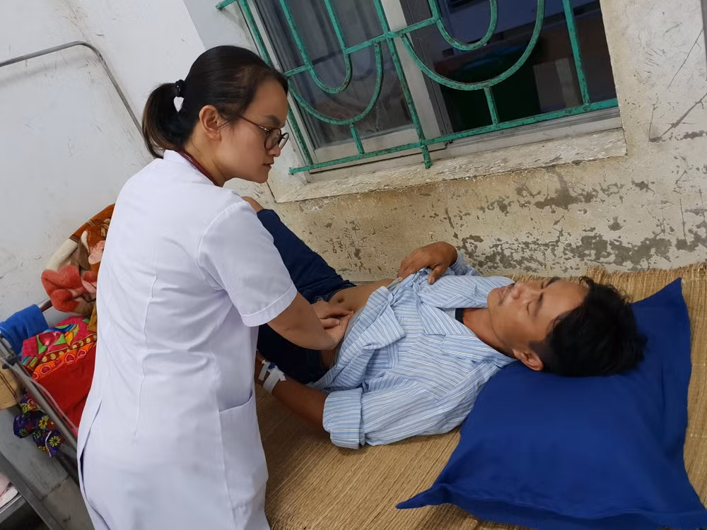 Những cô gái đôi mươi mang lời thề Hippocrates lên núi cao, rừng thẳm ảnh 2