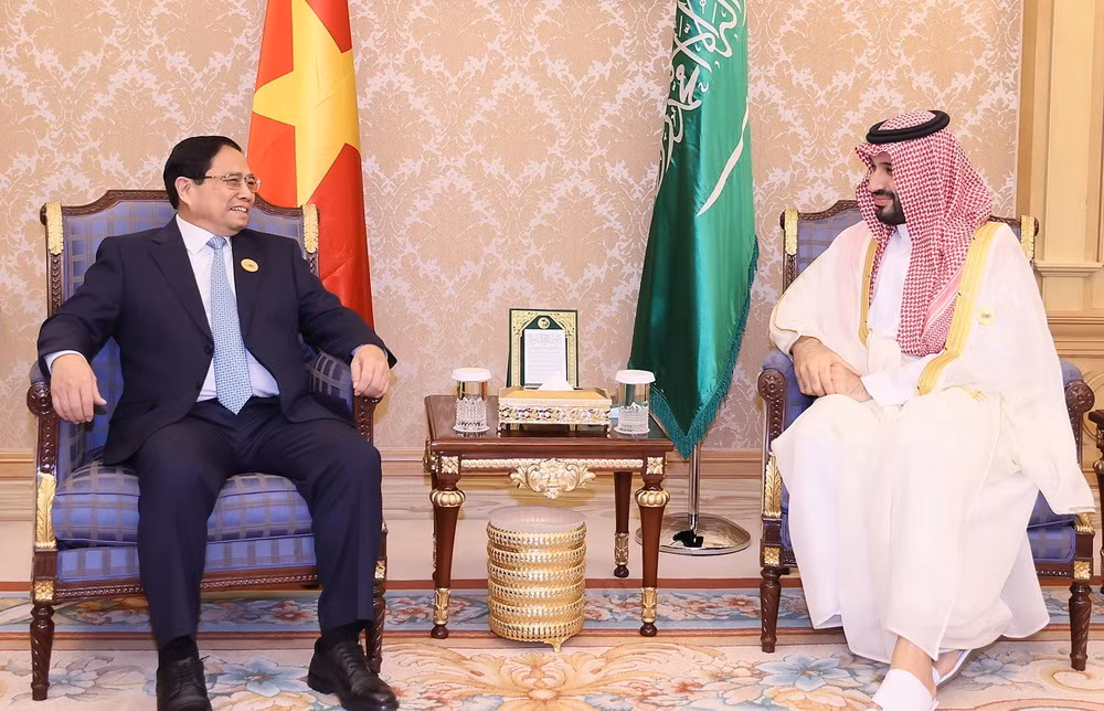 ttxvn_thu_tuong_pham_minh_chinh_gap_thu_tuong_thai_tu_saudi_arabia.jpg