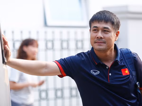 HLV Hữu Thắng: Cầu thủ U20 lên tuyển không phải là phần thưởng ảnh 1
