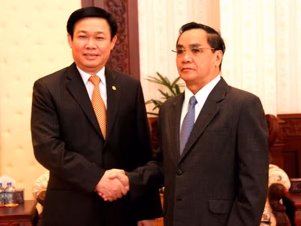 Thủ tướng Lào mong muốn kinh tế Lào-Việt cùng phát triển ảnh 1