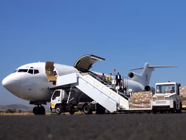 Tổng thống Mỹ đề nghị Riyadh cho phép viện trợ nhân đạo vào Yemen ảnh 1