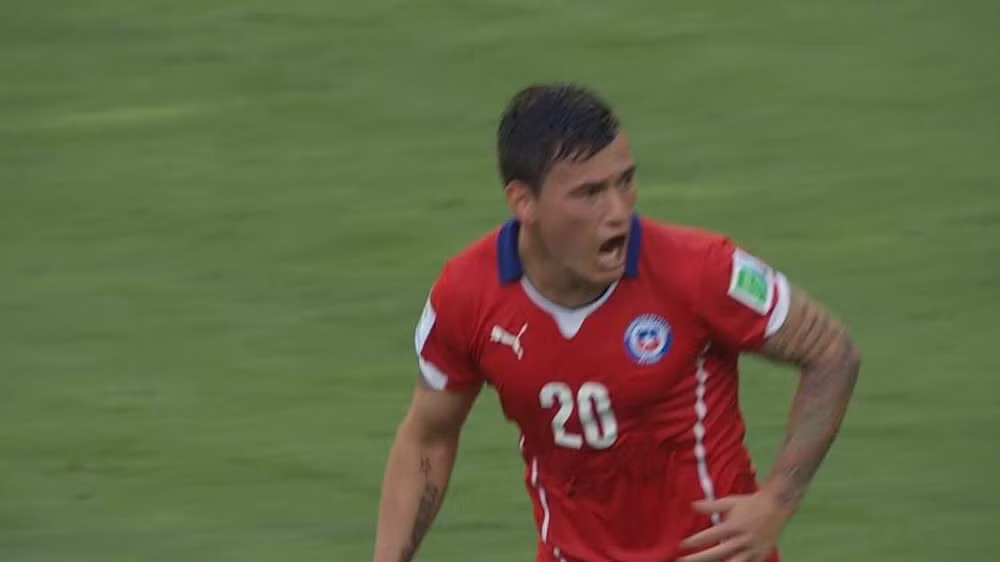 Cesar bó tay trước cú penalty "hay nhất lịch sử" của cầu thủ Chile ảnh 1