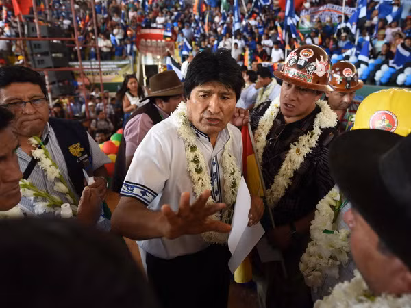 Tổng thống Bolivia ra tranh cử, thách thức kết quả trưng cầu ý dân ảnh 1
