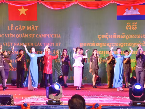 Tiếp tục thúc đẩy quan hệ hữu nghị, hợp tác Việt Nam-Campuchia ảnh 1
