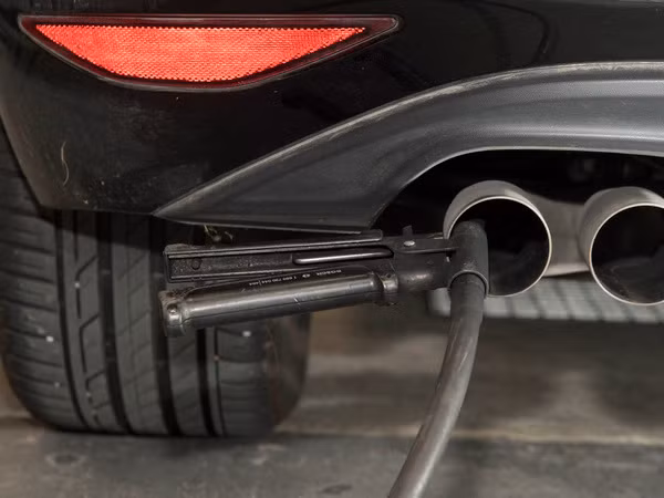 Giá mua bán quyền thải khí carbon trong EU cao nhất trong 10 năm ảnh 1