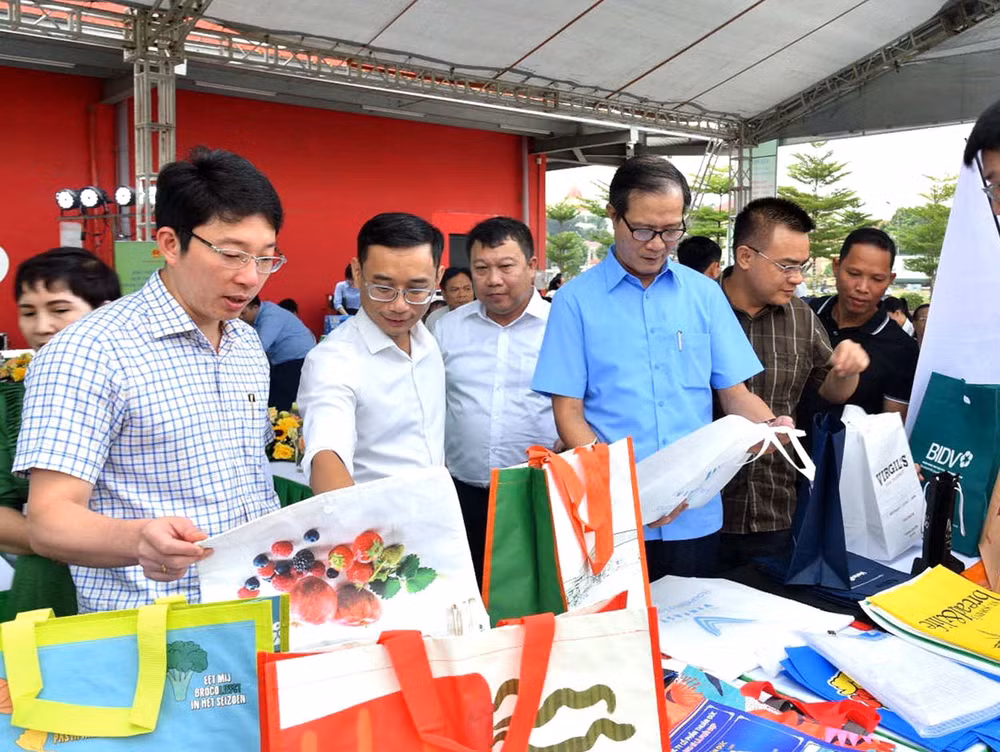 Hưng Yên phát động "Nói không với sản phẩm nhựa dùng một lần" ảnh 2