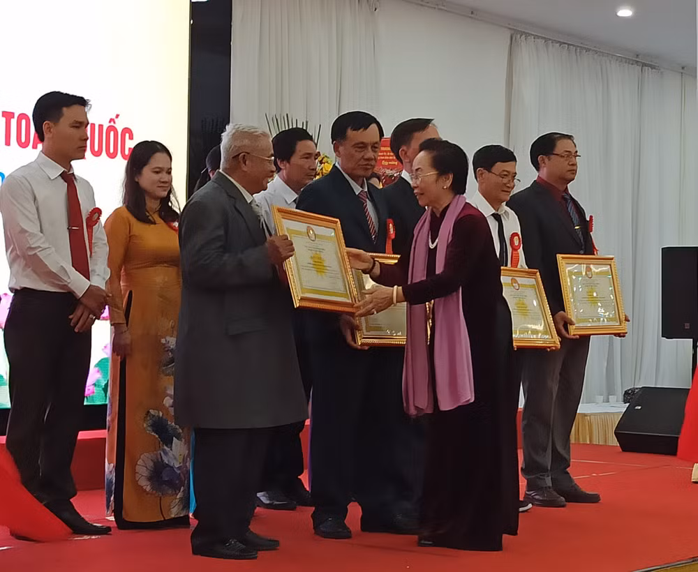 'Cần thiết có phong trào toàn quốc thúc đẩy sự tự học trong nhân dân' ảnh 1
