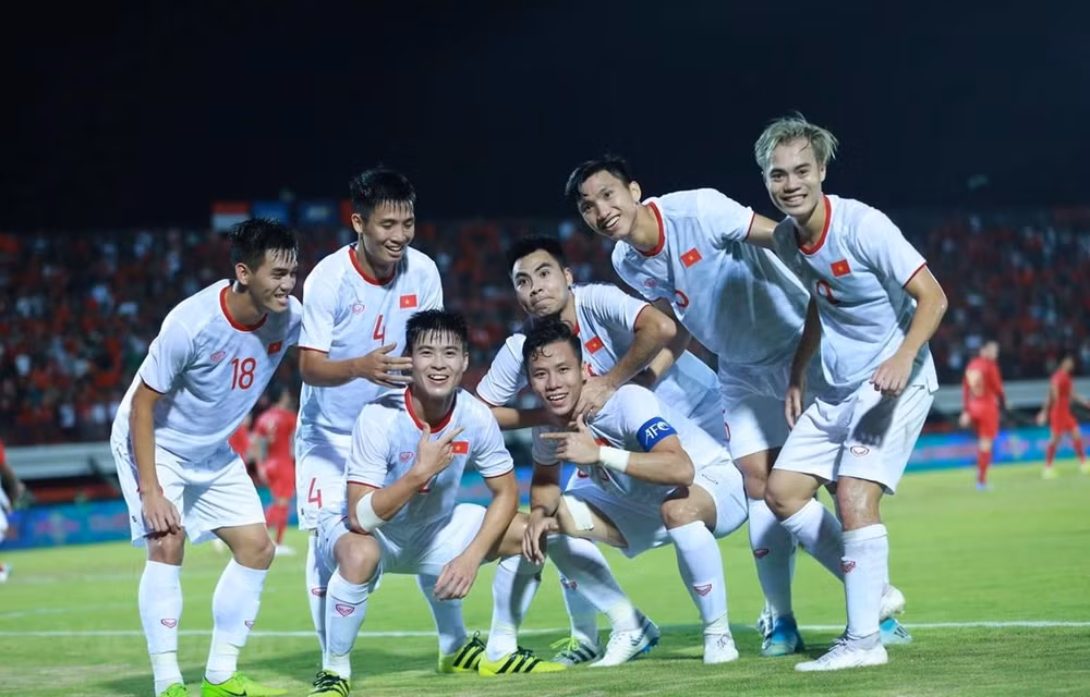 Đội tuyển Việt Nam trở lại top 15 châu Á trên bảng xếp hạng FIFA ảnh 1