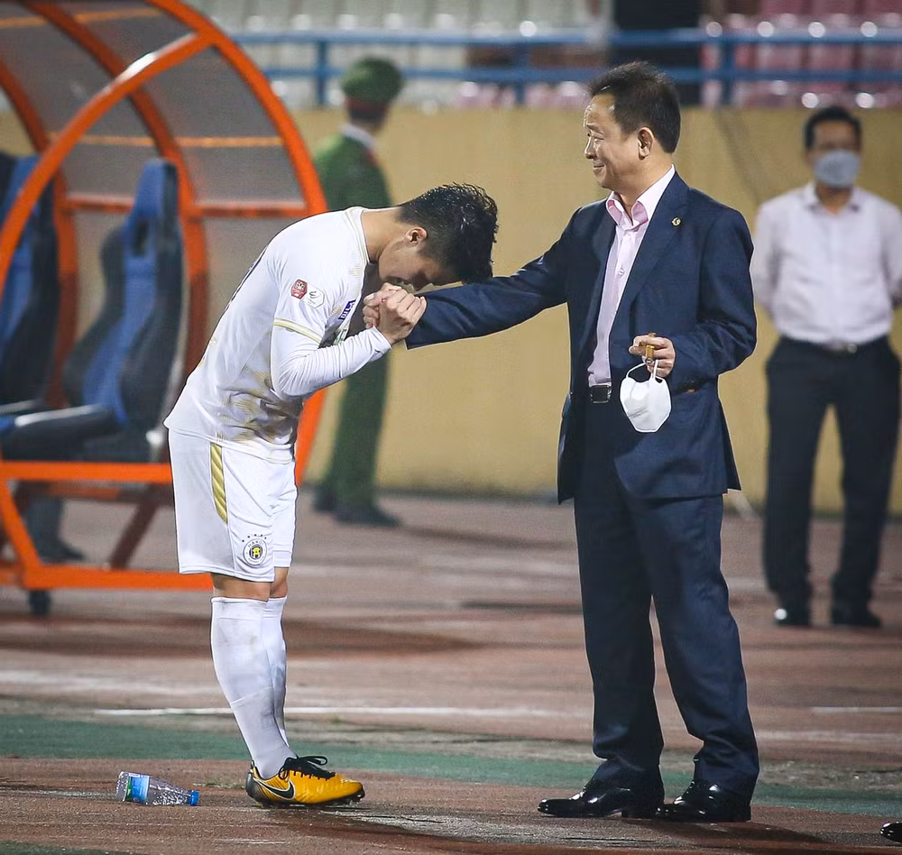 Tiền vệ Quang Hải nhắm đến bến đỗ nào sau khi rời Hà Nội FC? ảnh 1
