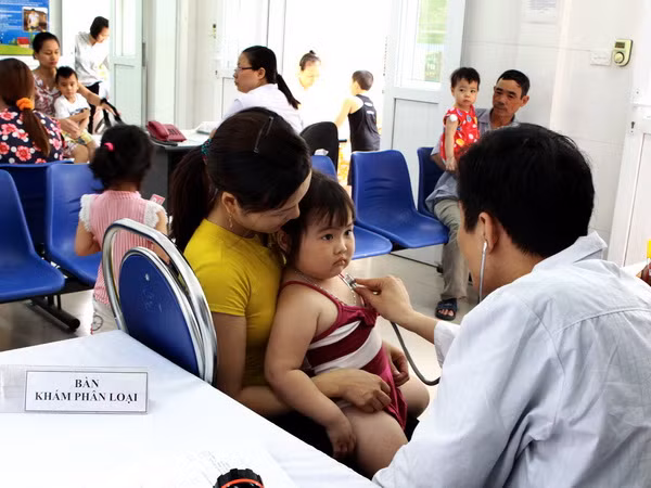 Dịch sởi ở Hà Nội: "Giảm nhiệt" nhưng không thể chủ quan ảnh 1