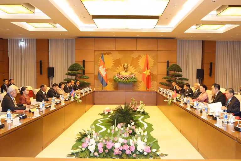 Tăng cường hơn nữa quan hệ hợp tác toàn diện Việt Nam-Campuchia ảnh 3
