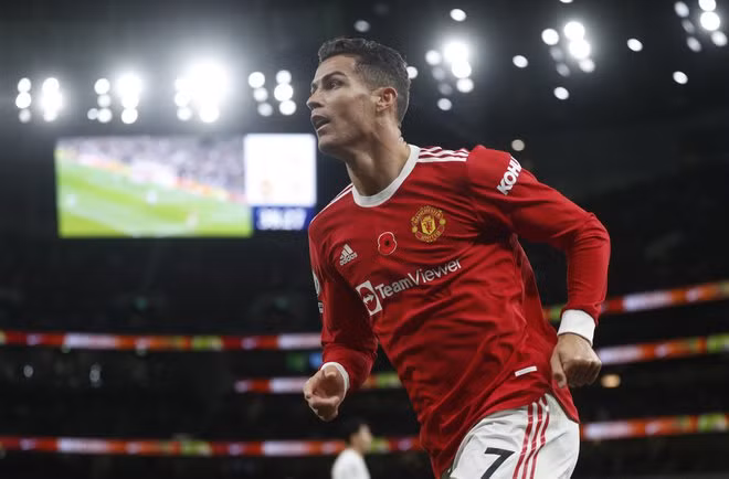 Ronaldo nói gì sau khi trở thành chân sút số 1 trong lịch sử? ảnh 1