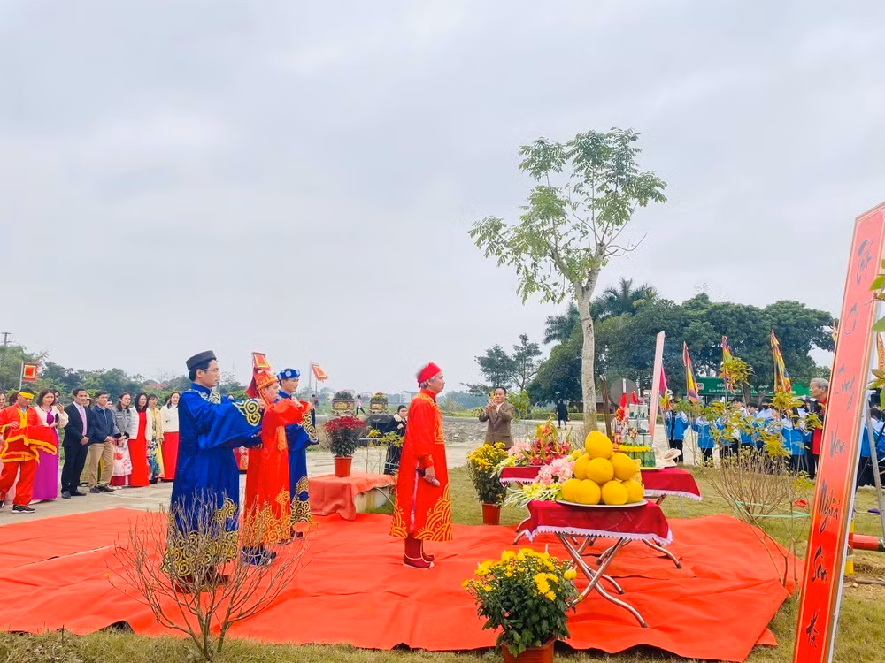 vna-potal-tai-hien-le-thuong-neu-ngay-tet-tai-di-san-van-hoa-the-gioi-thanh-nha-ho-7208628-8972.jpg