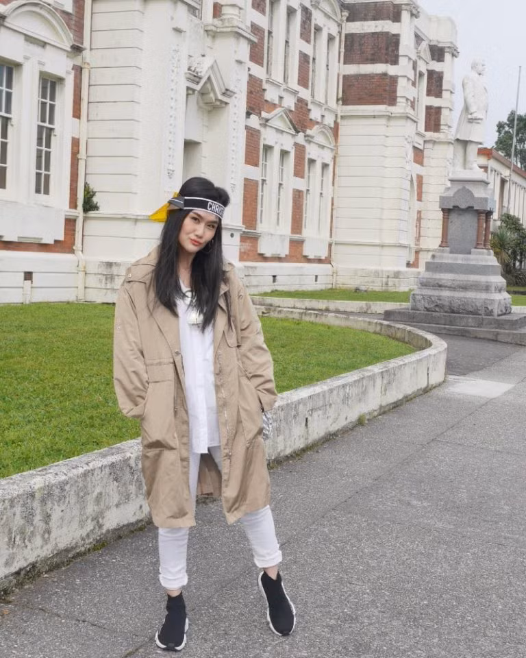 Kính râm che nửa mặt DiorClub1 phá vỡ mọi quy chuẩn thông thường ảnh 10