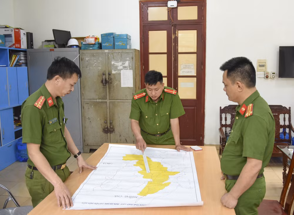 Trung úy Thào A Khư góp phần gìn giữ bình yên nơi biên giới Điện Biên ảnh 1