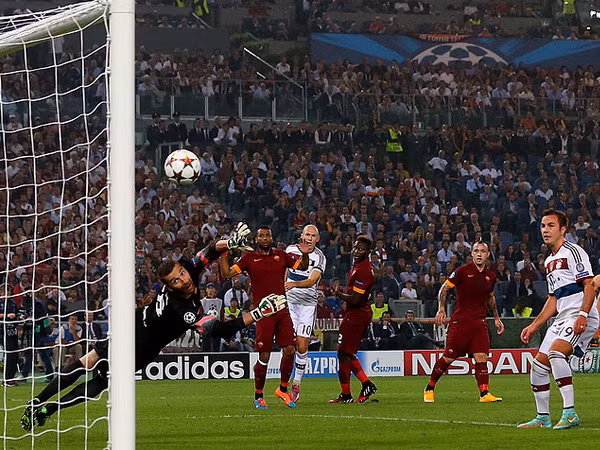 Pep Guardiola hân hoan sau màn vùi dập của Bayern trước Roma ảnh 2