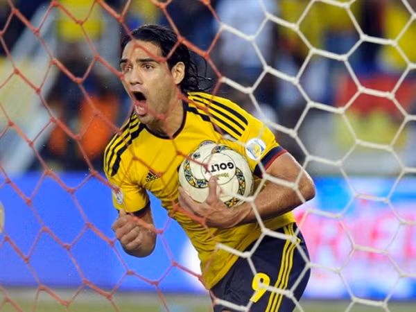 [Video] Bàn thắng đẳng cấp của Falcao bị trọng tài từ chối ảnh 1
