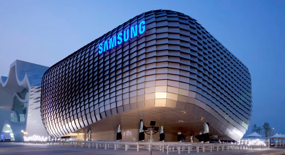 Công tố viên Hàn Quốc bất ngờ khám xét trụ sở Tập đoàn Samsung ảnh 1