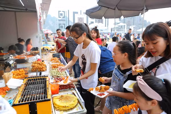 Lễ hội Ẩm thực Hạ Long: Cần thông tin chính xác việc miễn phí vào cửa ảnh 1
