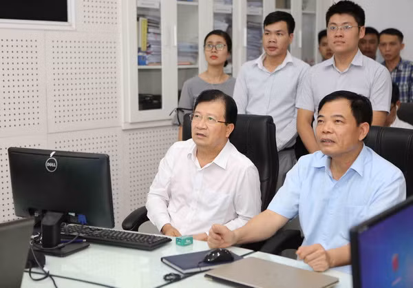 Phó Thủ tướng: Đảm bảo an toàn về người và tài sản trong mùa mưa lũ ảnh 1